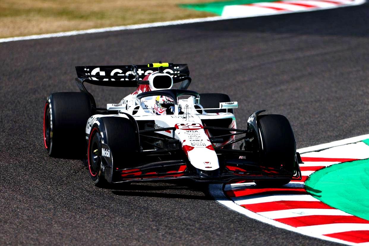 雷诺车队力克红牛车队，塞恩斯高光表现的简单介绍