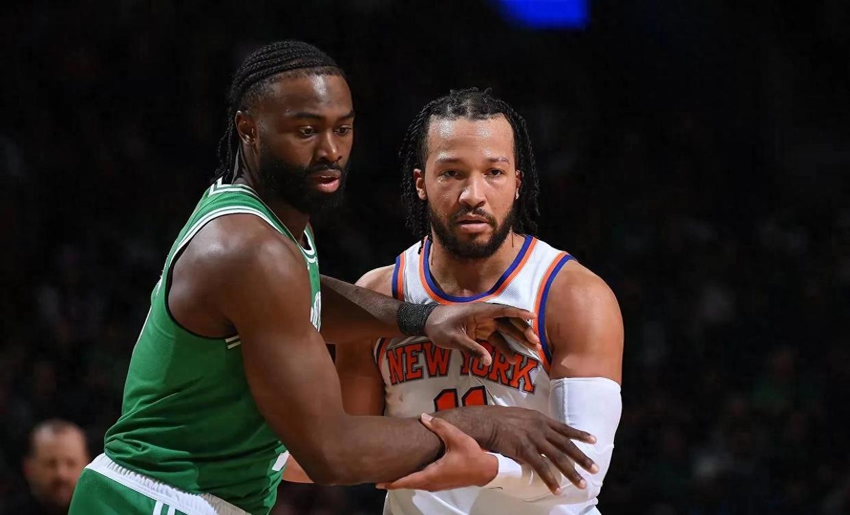 雷火电竞亚洲先驱-四川队翻盘尼克斯，塔图姆扛起全队