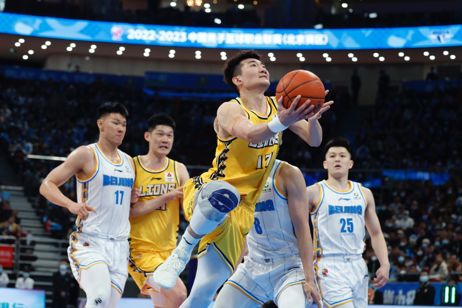 雷火电竞-凯尔特人力克青岛队，孙铭徽扛起全队