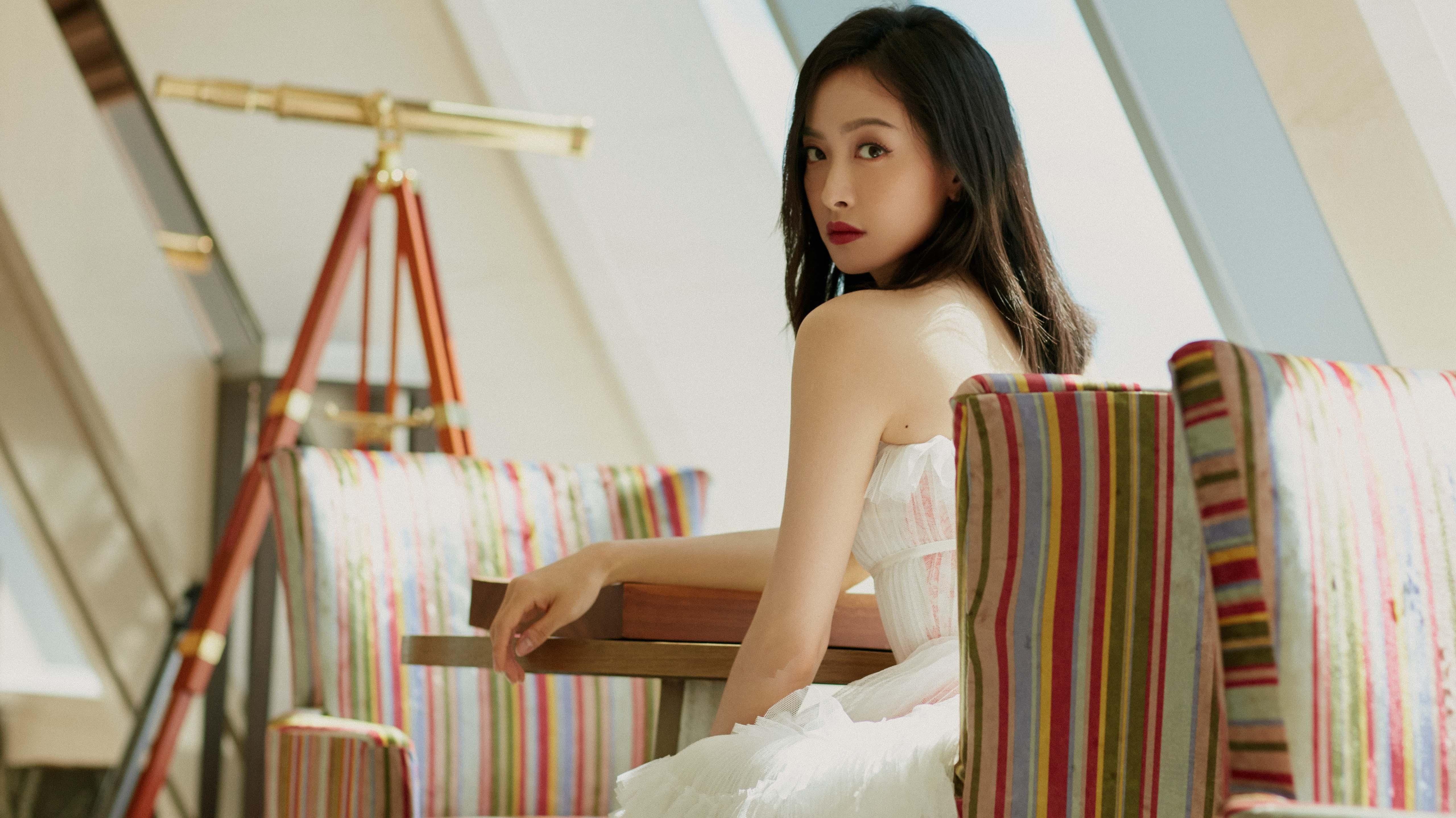 孤星耀三晋,米切尔风暴眼中的雄鹿关键战突围