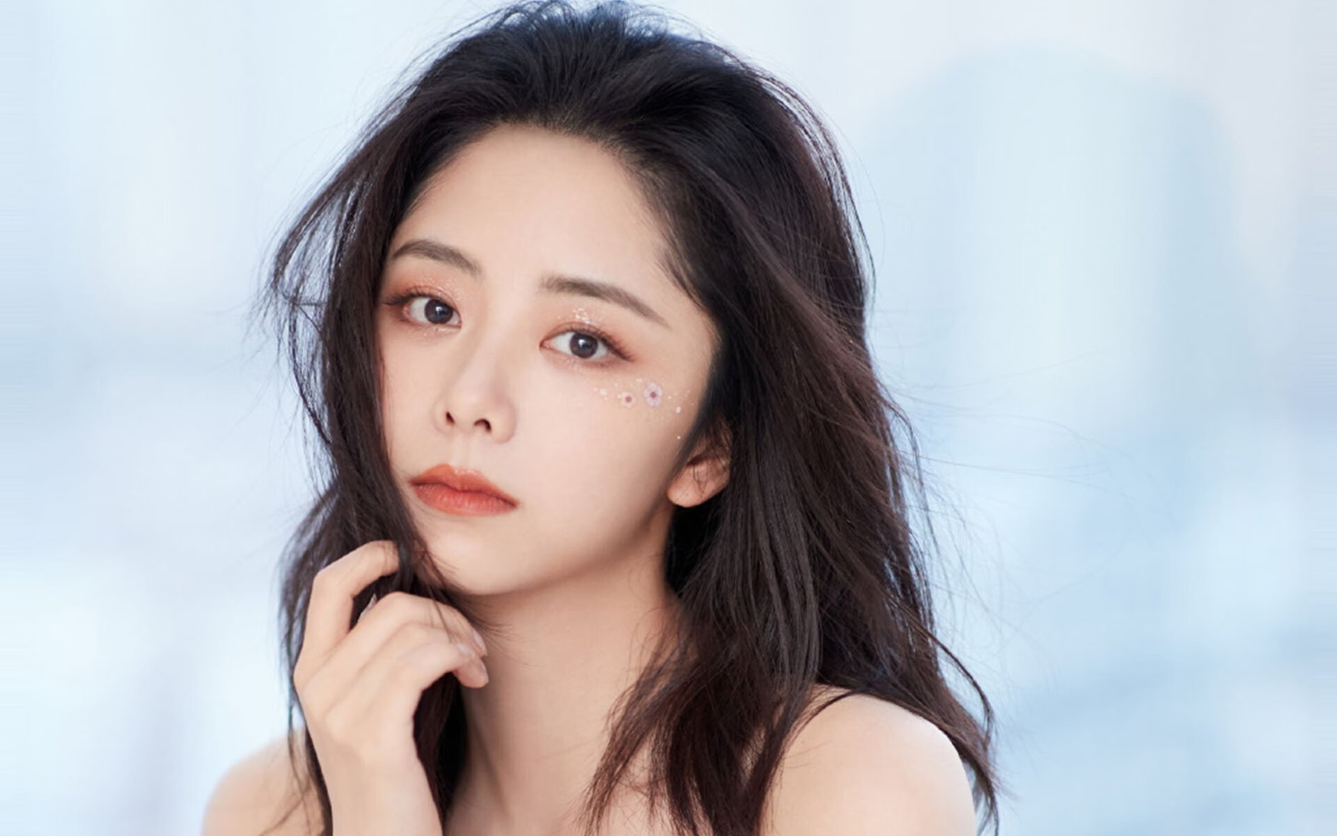 雷火电竞网址-武士与巨兽，三笘薰在安联球场的寂静革命